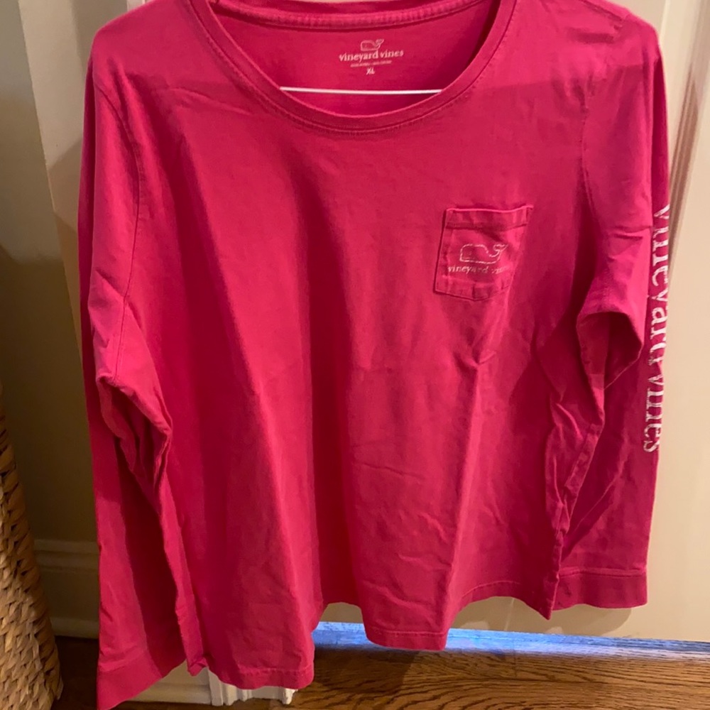 Vineyard Vines Logo Long Sleeve.